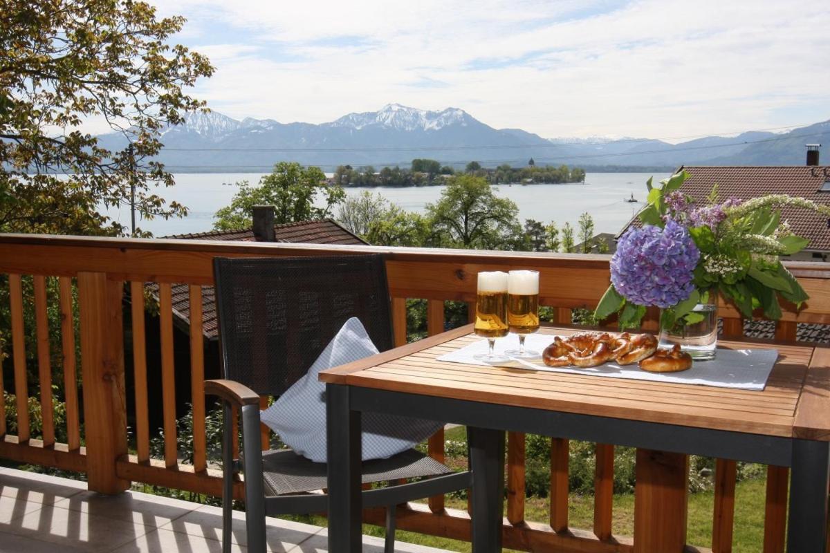 Апартаменти Haus Chiemsee-Blick Ґштадт-ам-Кімзе Екстер'єр фото